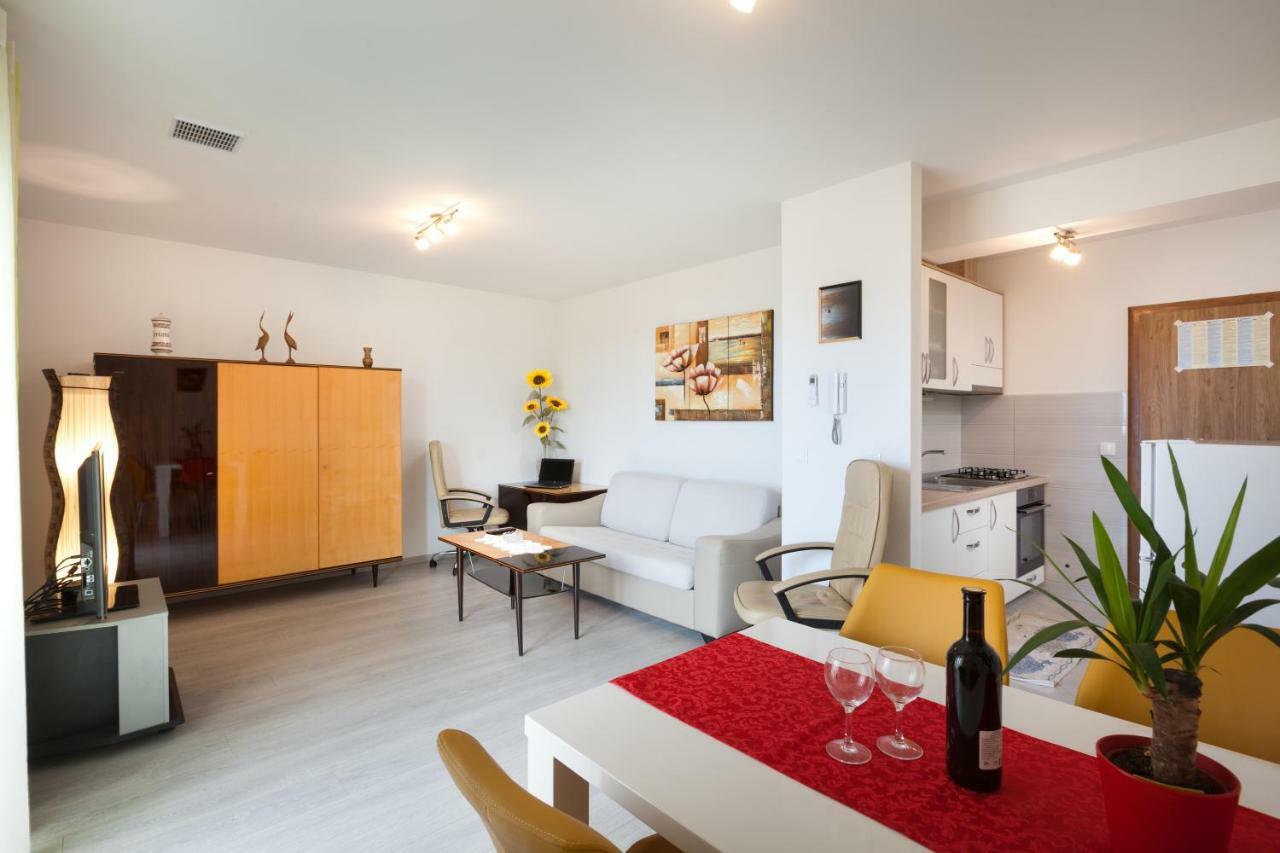 Apartments Turtle Gardens Makarska Bagian luar foto
