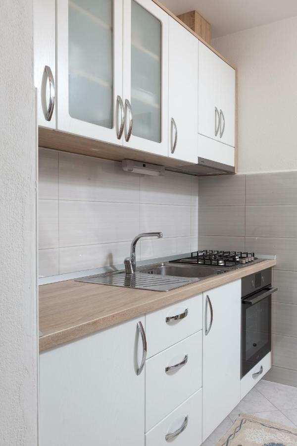 Apartments Turtle Gardens Makarska Bagian luar foto