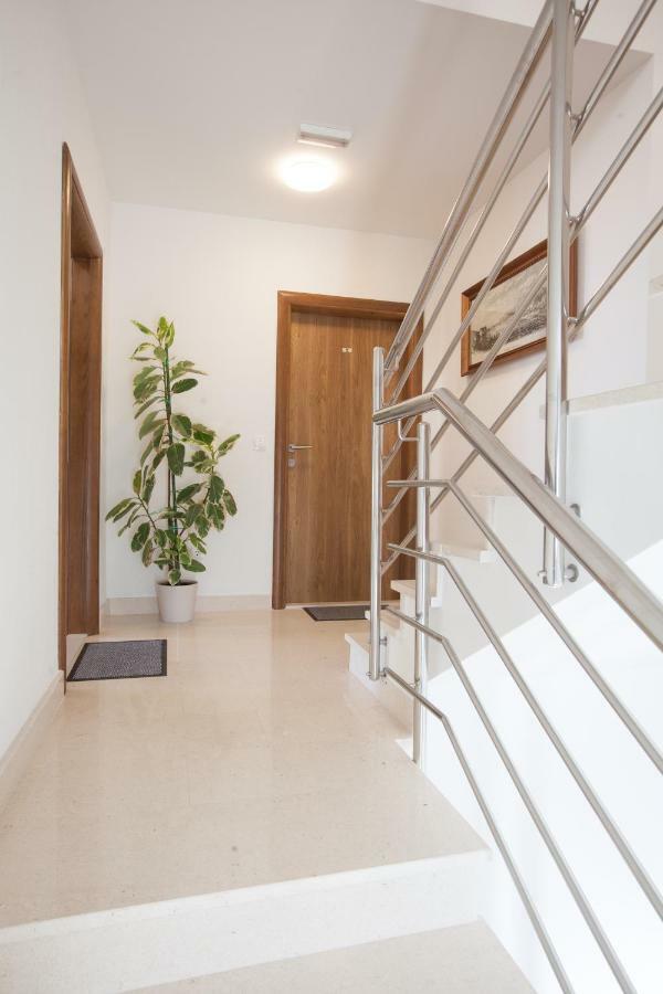 Apartments Turtle Gardens Makarska Bagian luar foto