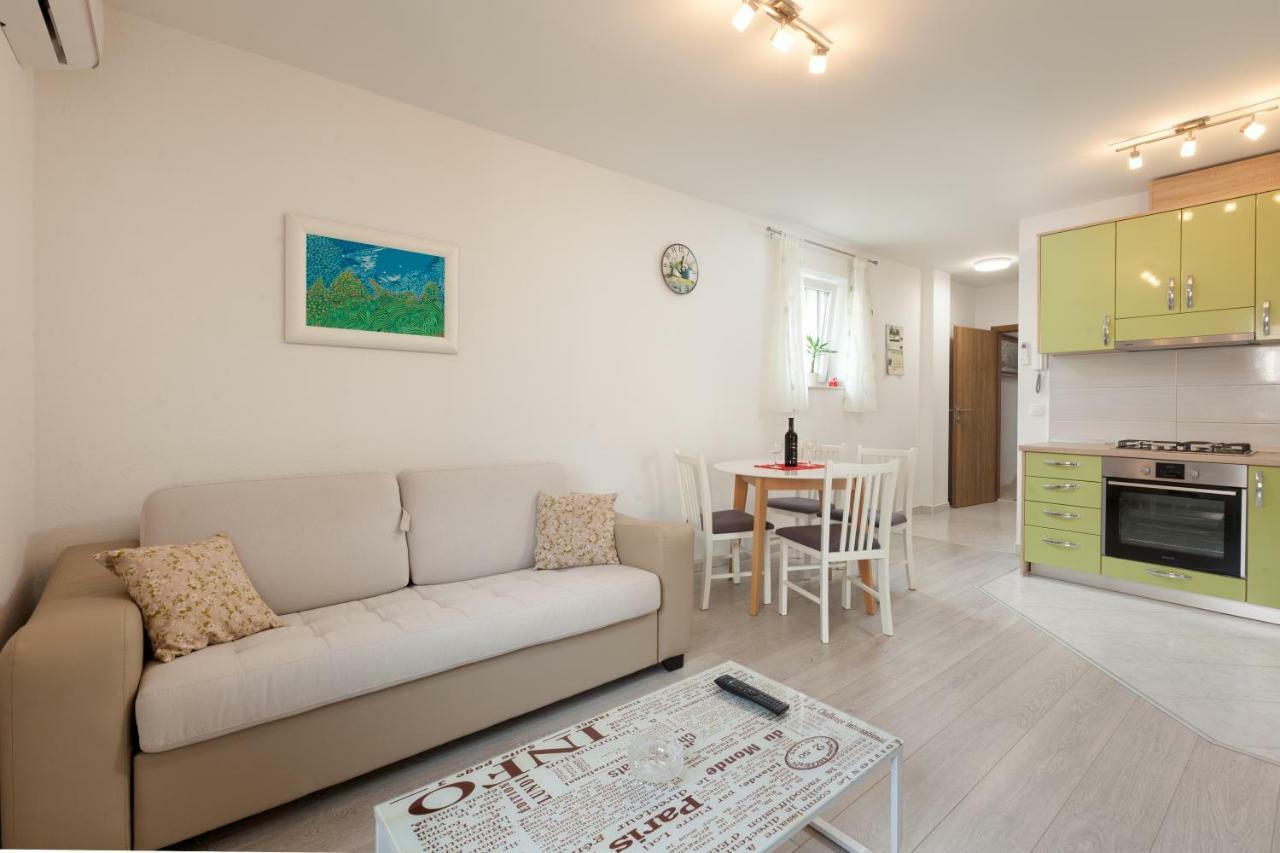Apartments Turtle Gardens Makarska Bagian luar foto